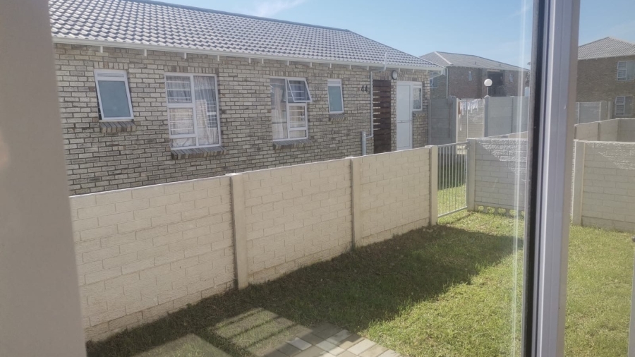 To Let 2 Bedroom Property for Rent in Overbaakens Eastern Cape